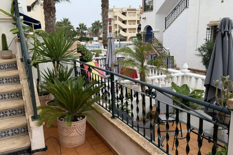 Výhled na bazén | CostaBlancaHoliday.eu - foto č. 17